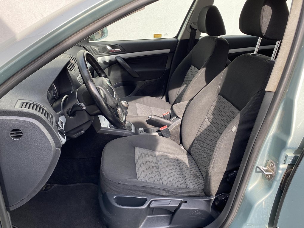 Škoda Octavia II 1.6i Ambiente