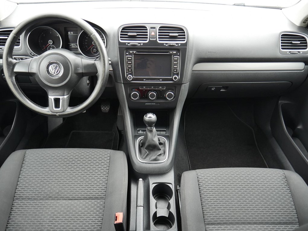 Volkswagen Golf 1.6 TDi 