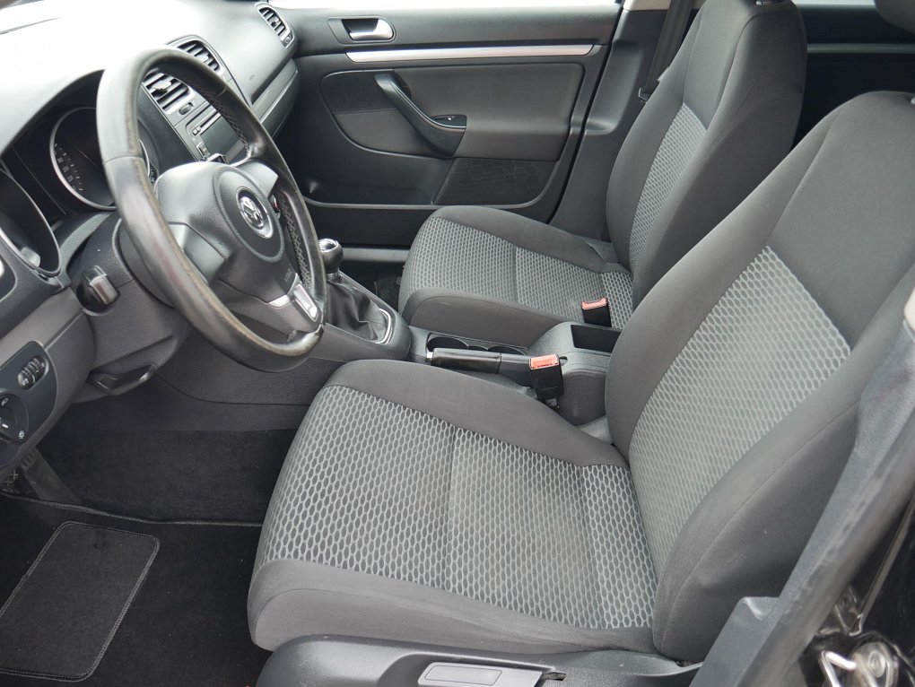 Volkswagen Golf 1.6 TDi 