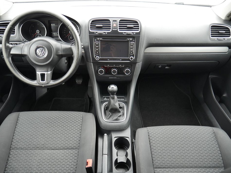 Volkswagen Golf 1.6 TDi 
