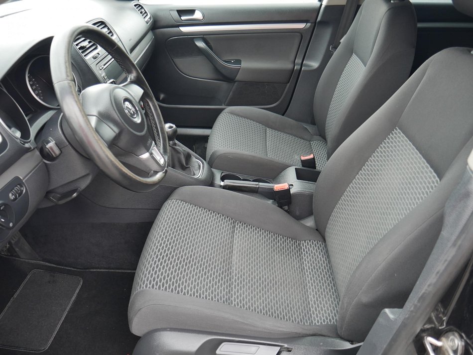 Volkswagen Golf 1.6 TDi 