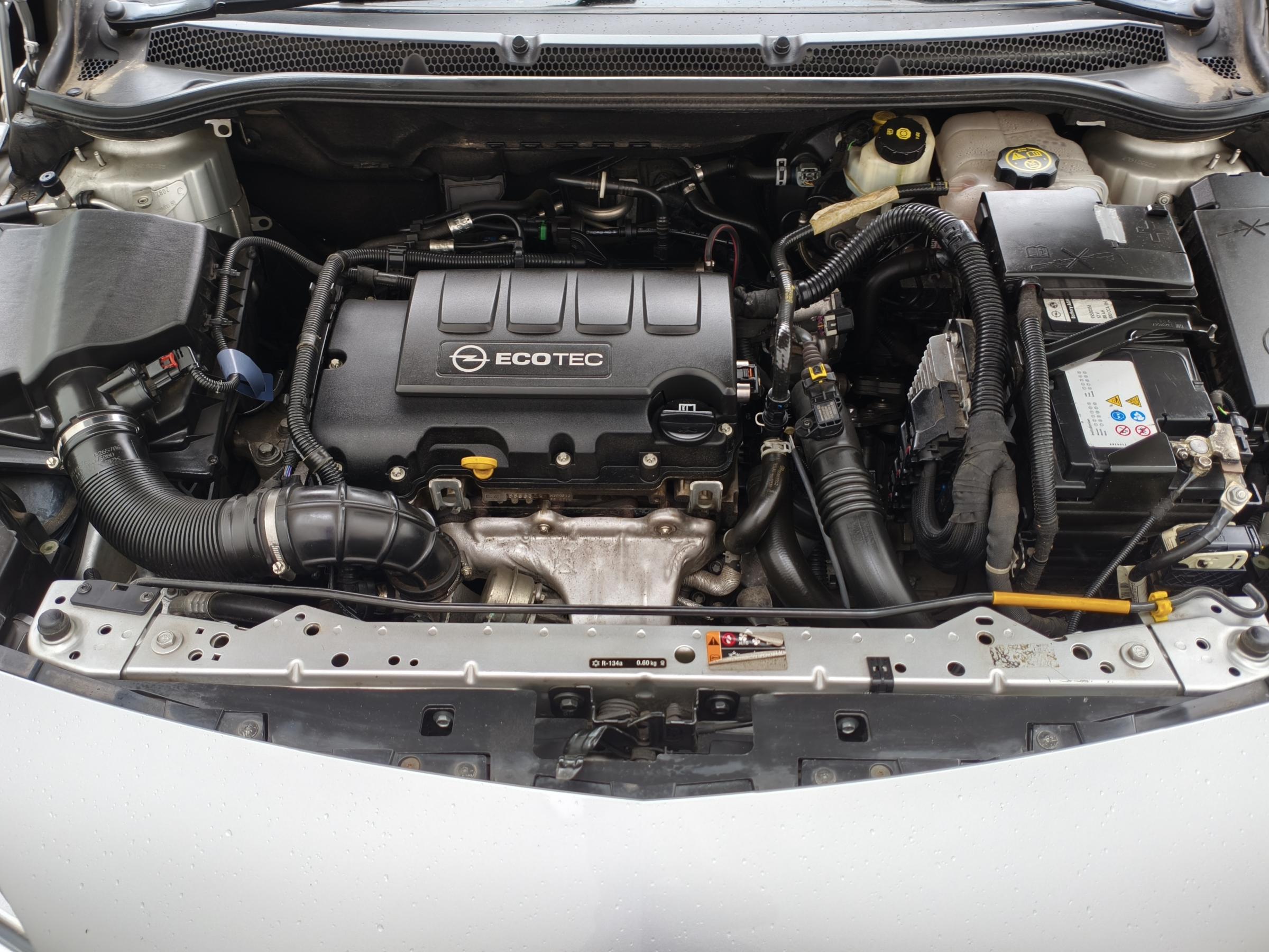 Opel Astra, 2012 - pohled č. 7