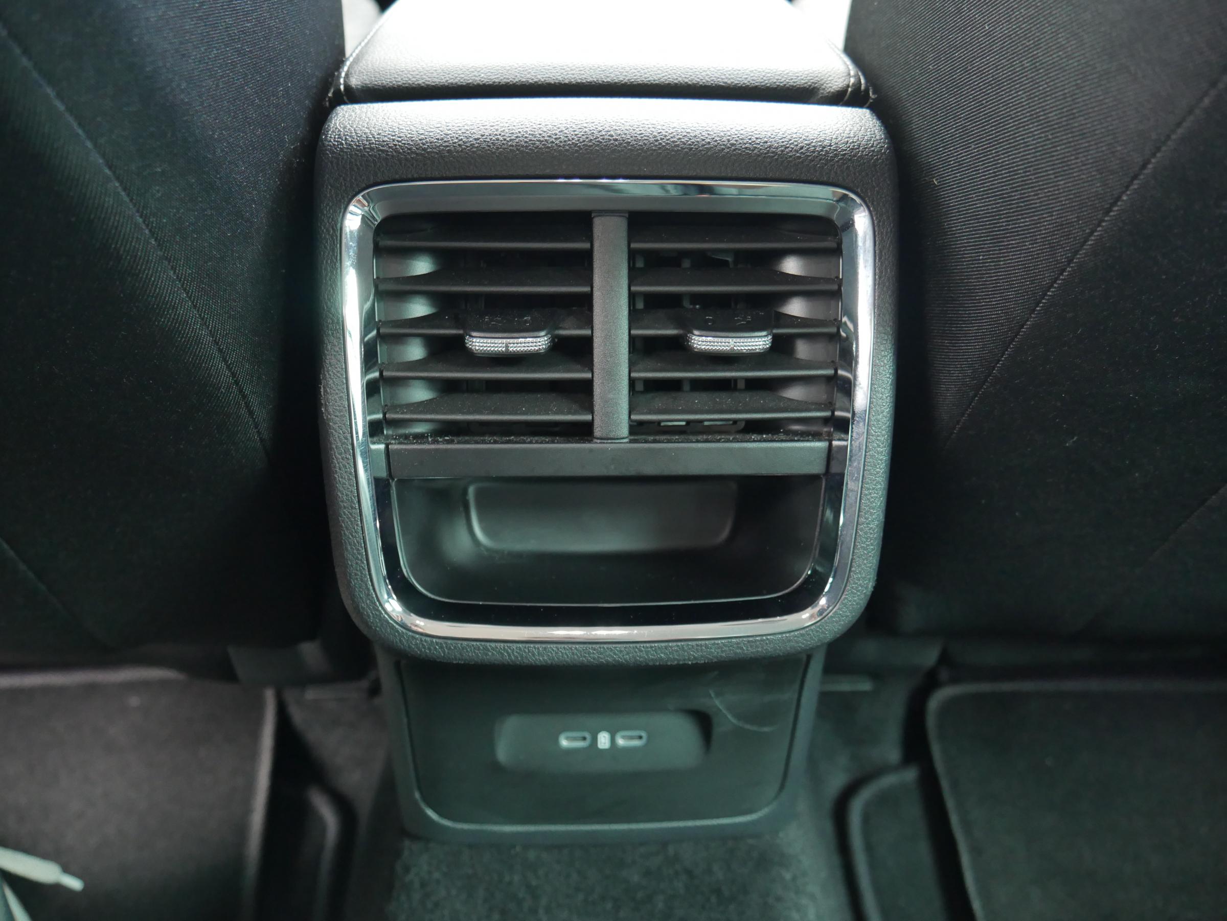 Škoda Octavia IV, 2024 - pohled č. 21