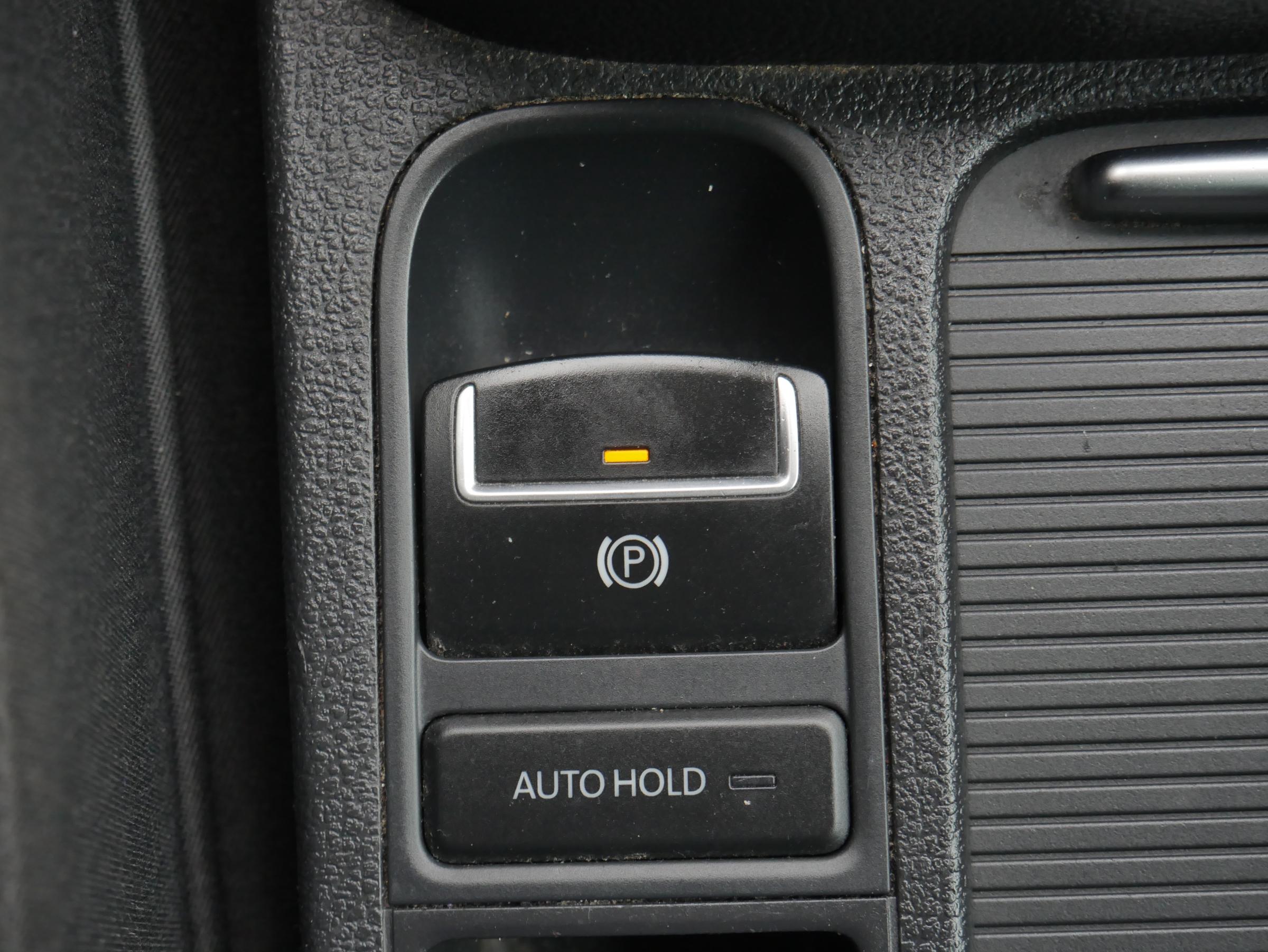 Volkswagen Tiguan, 2009 - pohled č. 12