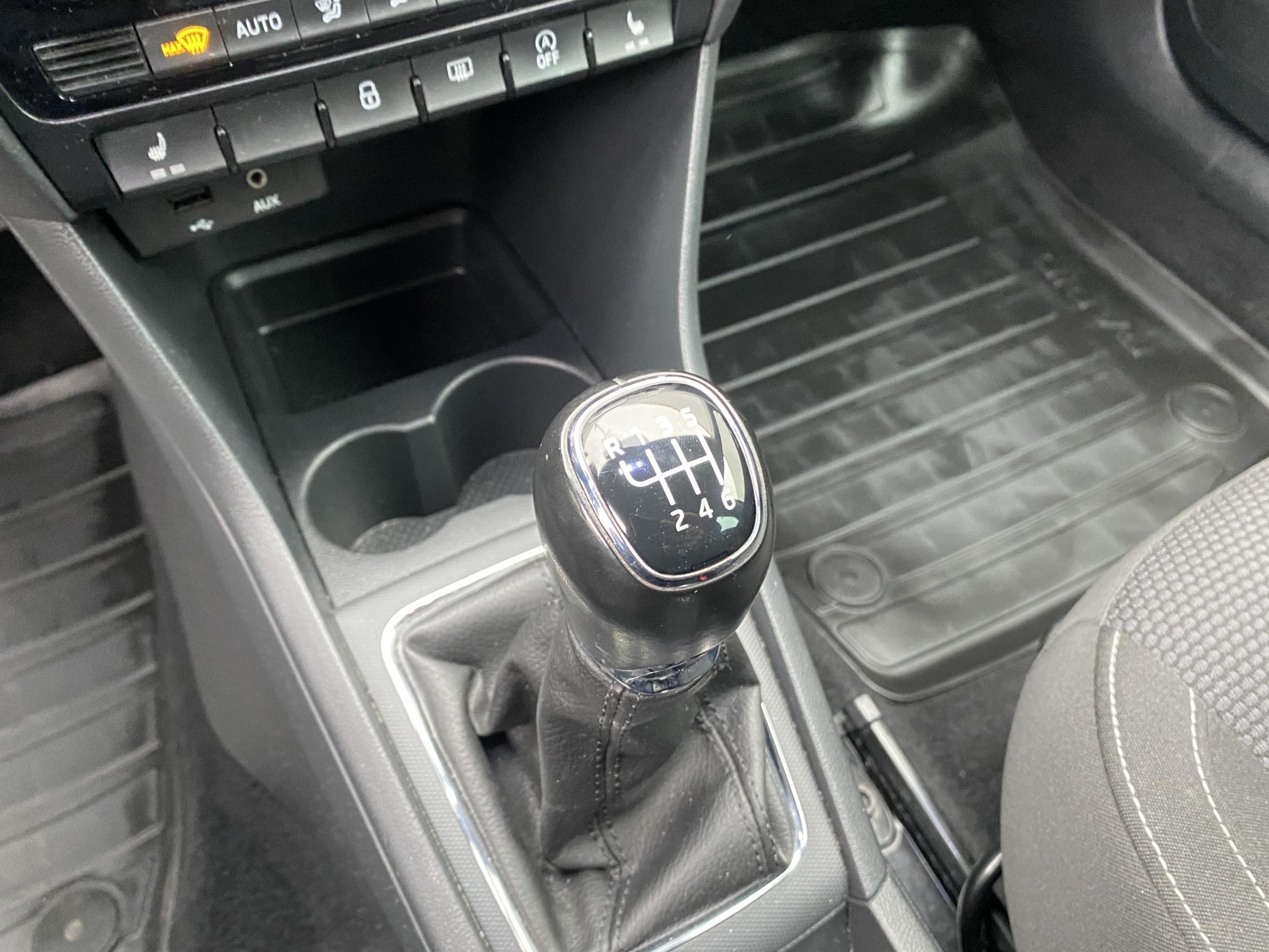 Škoda Rapid, 2015 - pohled č. 16