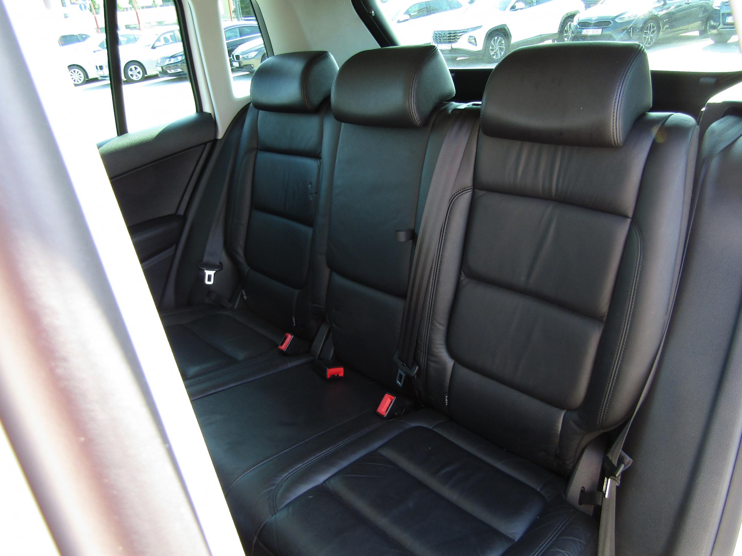 Volkswagen Tiguan, 2010 - pohled č. 12