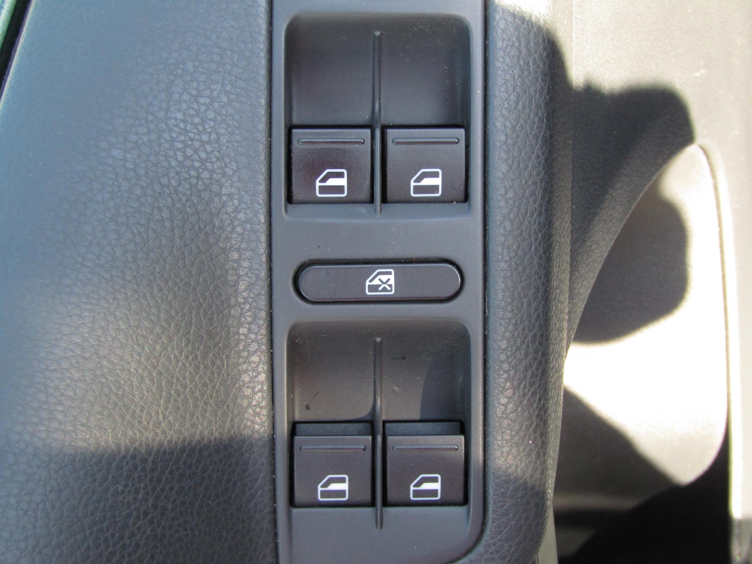 Volkswagen Tiguan, 2010 - pohled č. 15