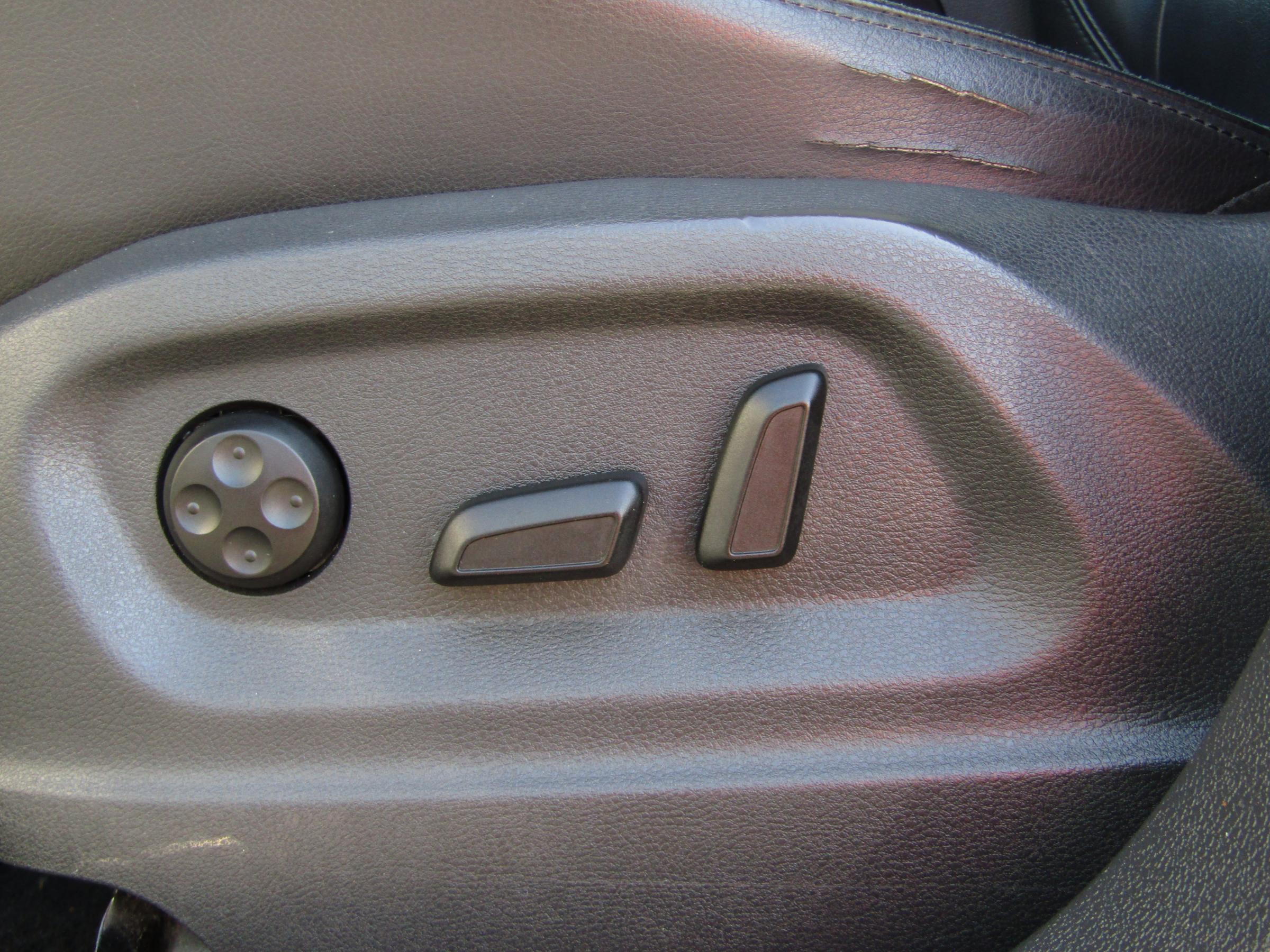 Volkswagen Tiguan, 2010 - pohled č. 16