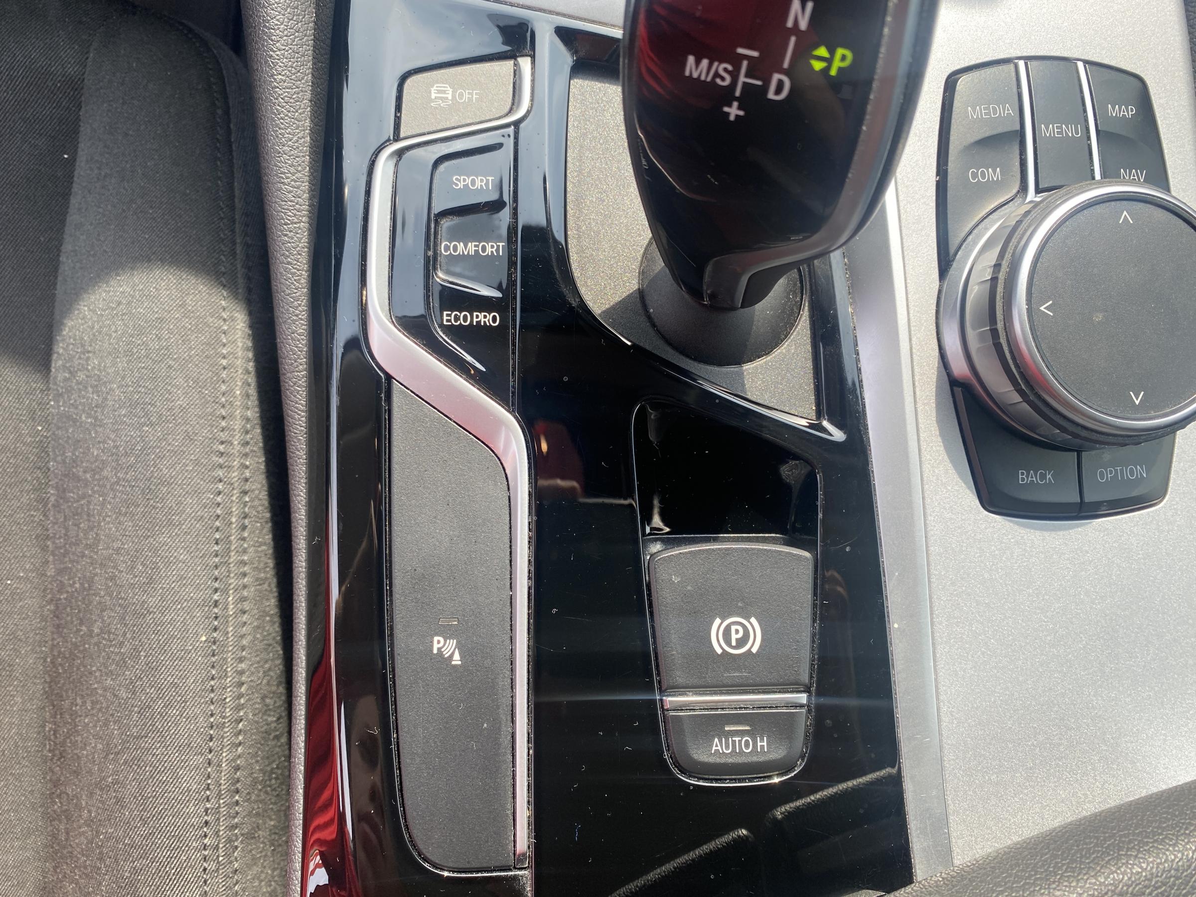 BMW Řada 5, 2018 - pohled č. 21