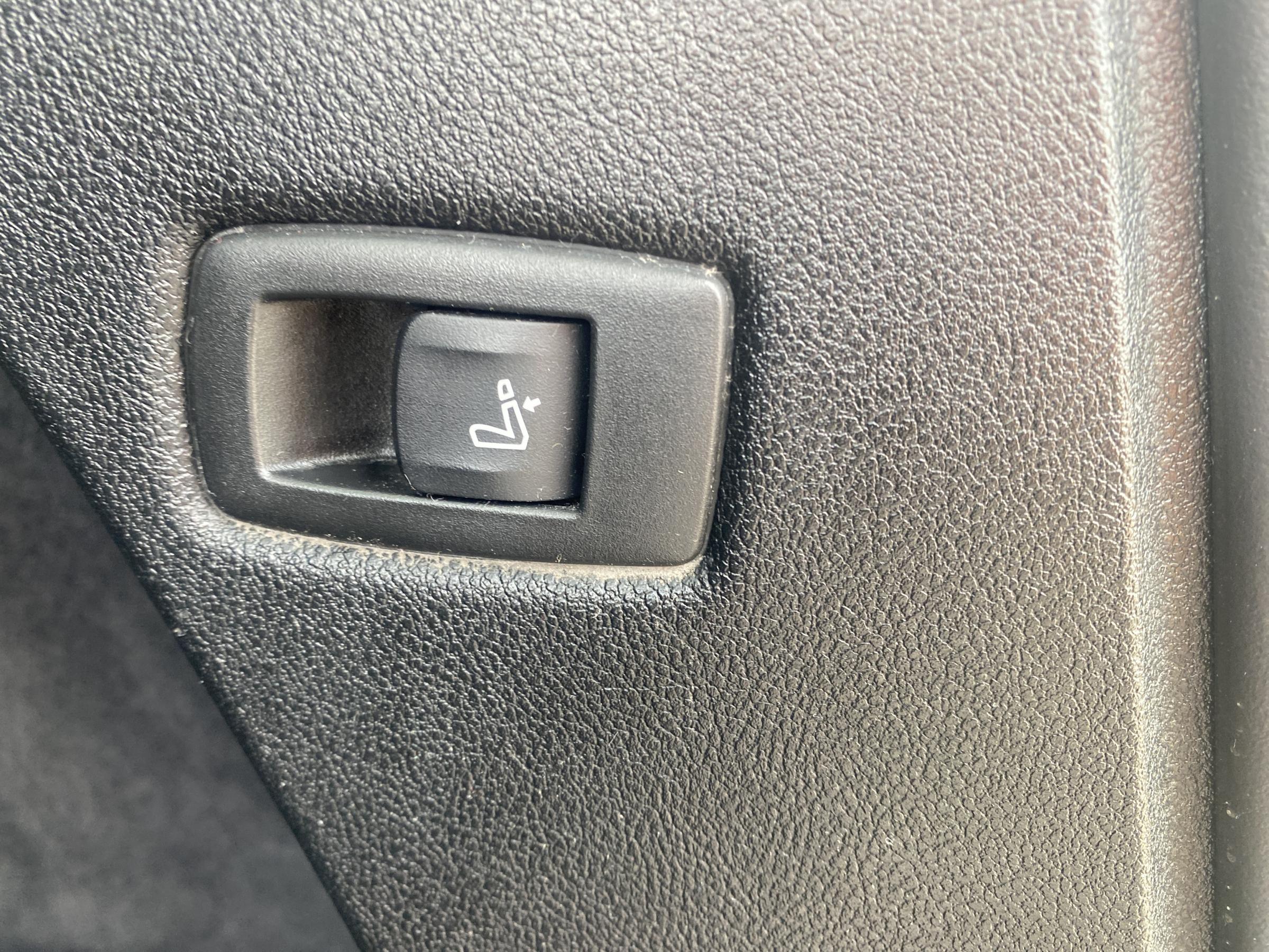 BMW Řada 5, 2018 - pohled č. 26