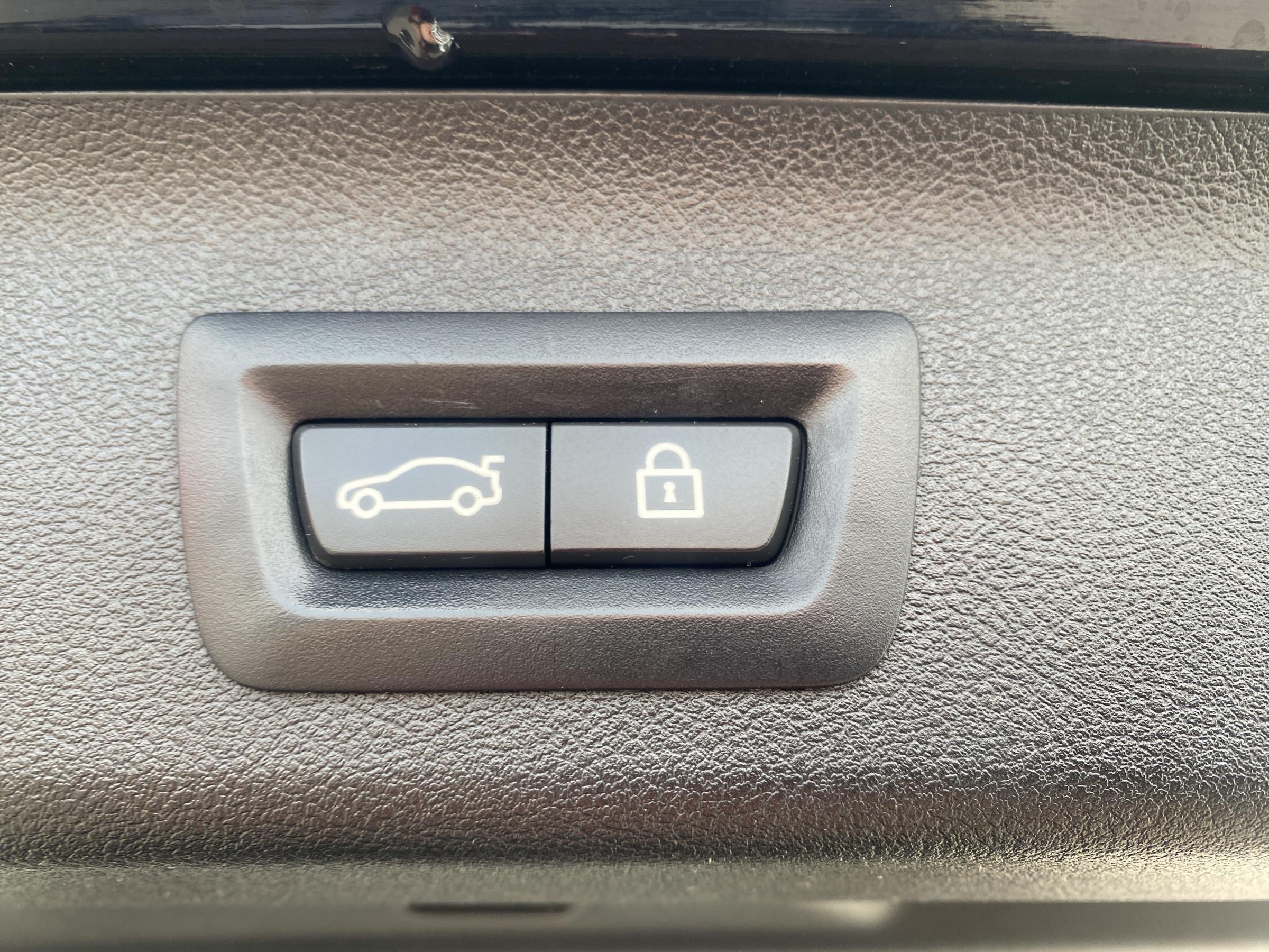 BMW Řada 5, 2018 - pohled č. 27