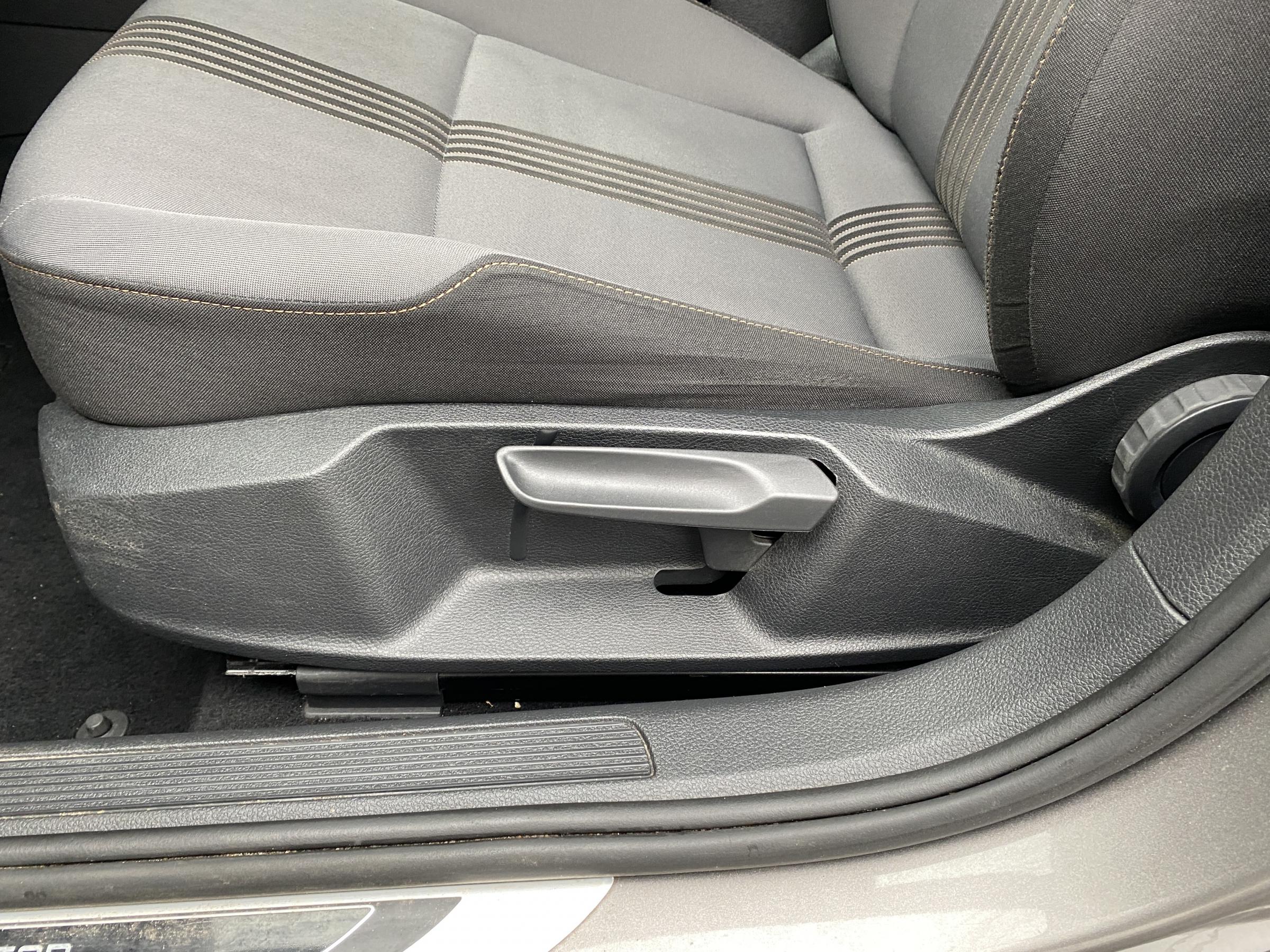 Volkswagen Golf, 2016 - pohled č. 15