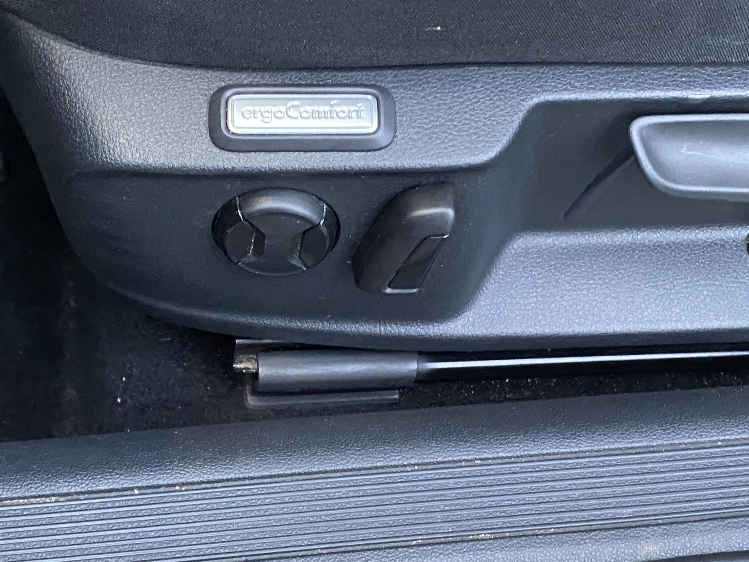 Volkswagen Passat, 2020 - pohled č. 12