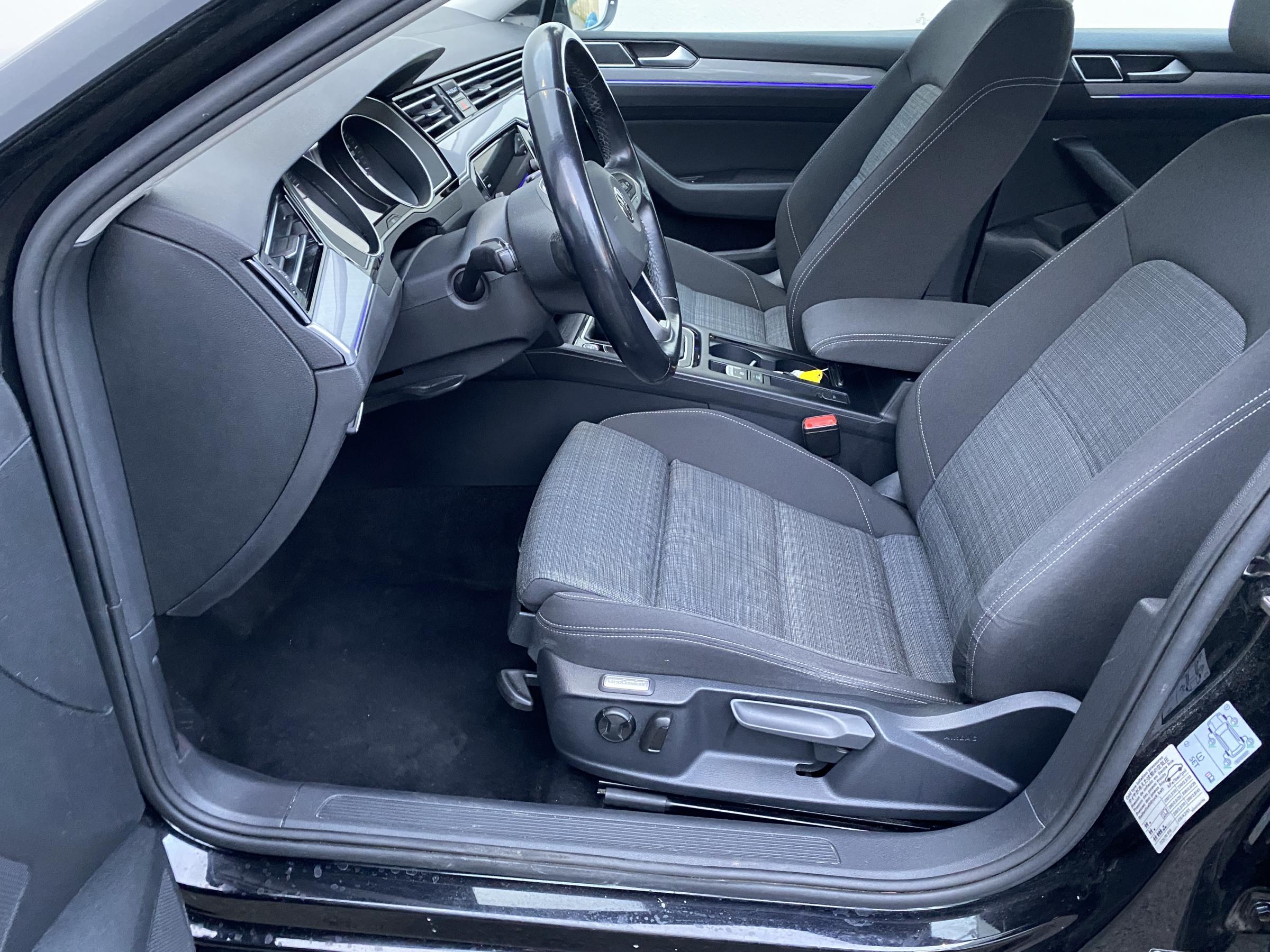 Volkswagen Passat, 2020 - pohled č. 9