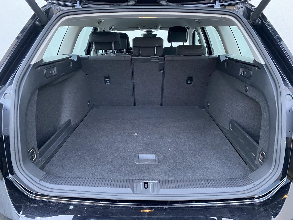 Volkswagen Passat 1.5 TSi Business