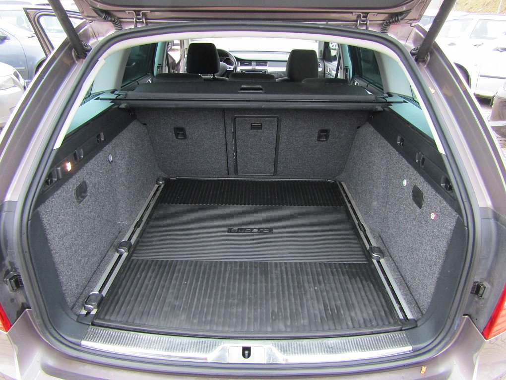 Škoda Superb II 2.0TDi Elegance 4x4