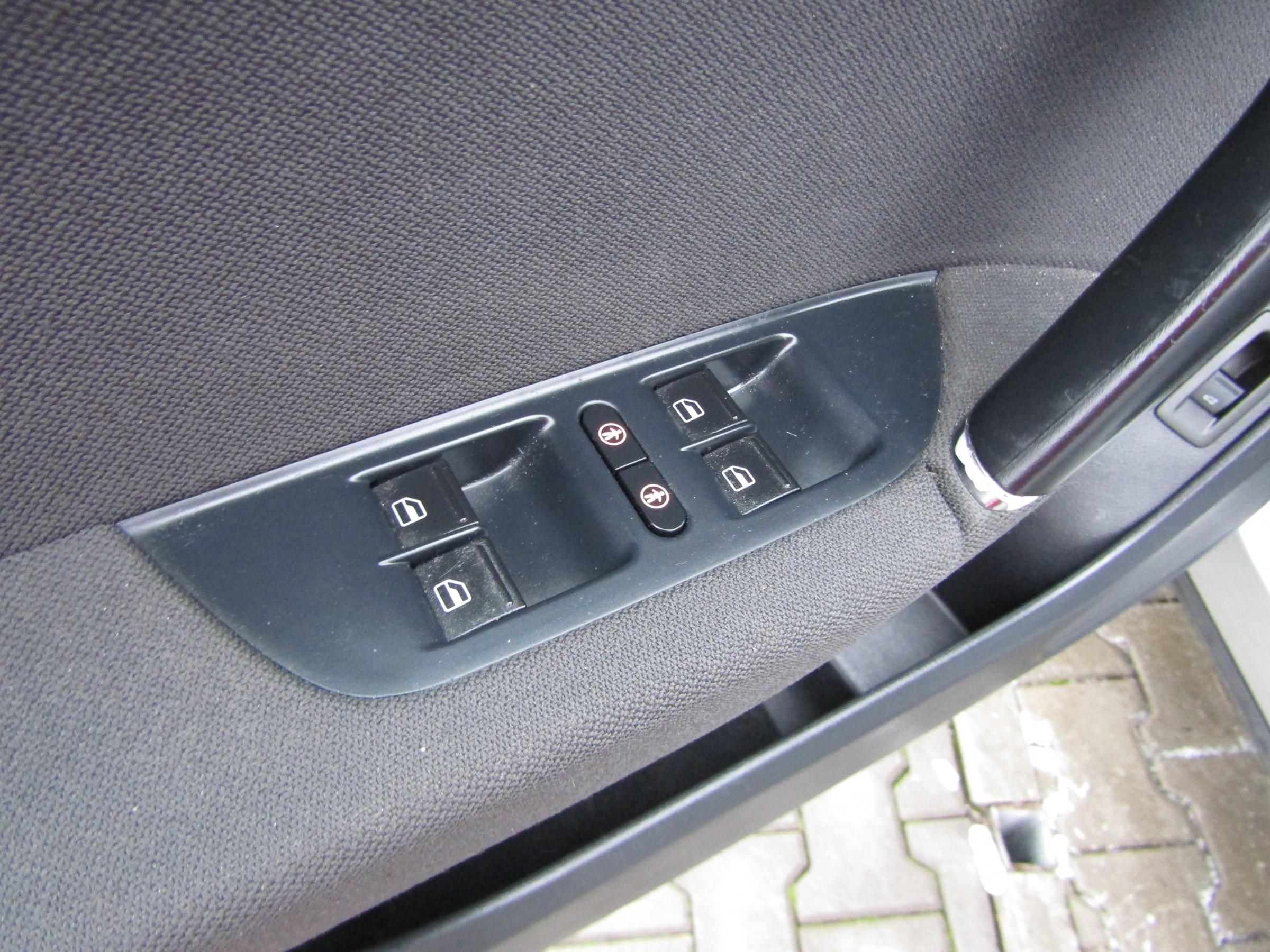 Volkswagen Touareg, 2016 - pohled č. 12