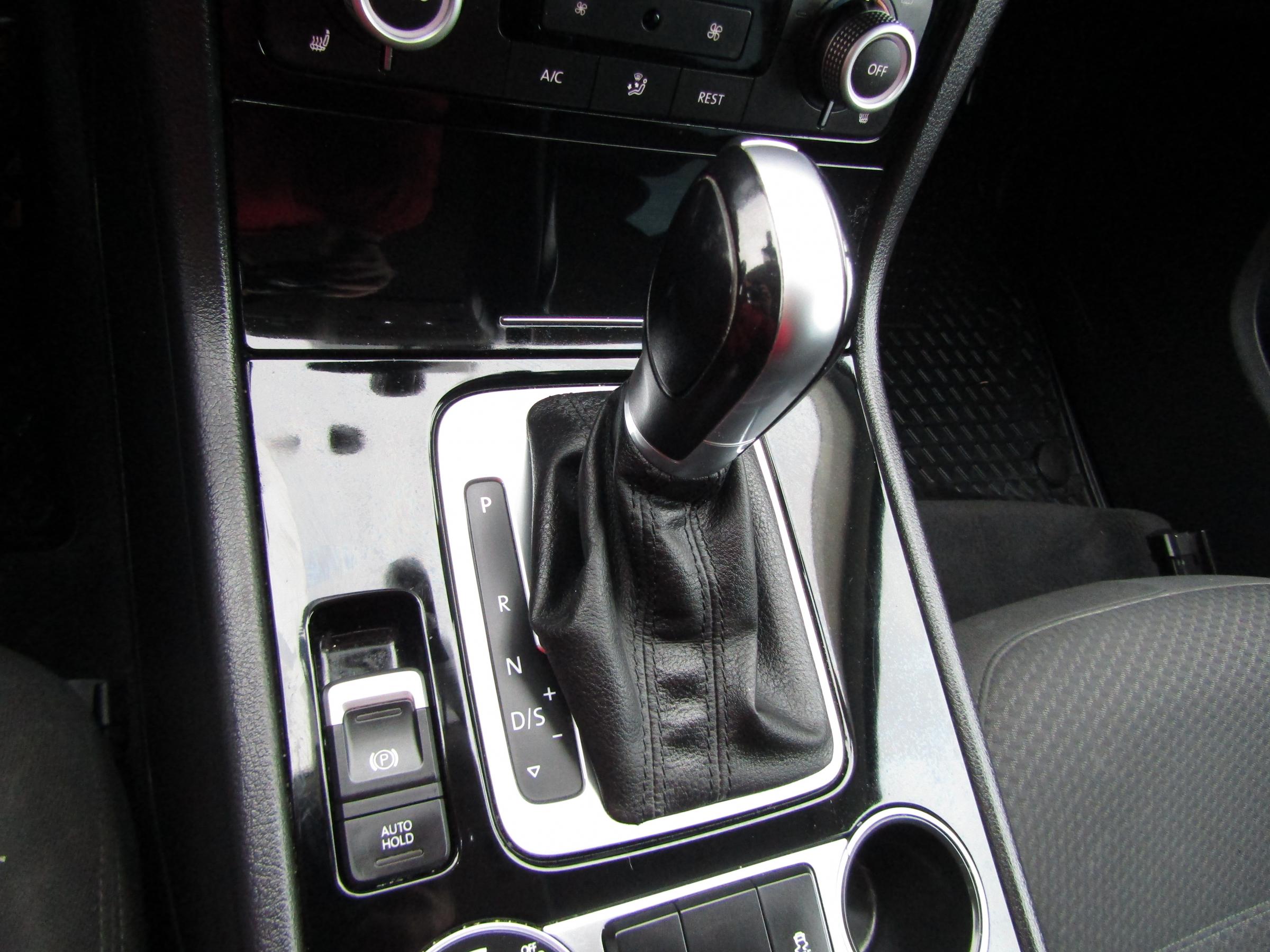 Volkswagen Touareg, 2016 - pohled č. 18