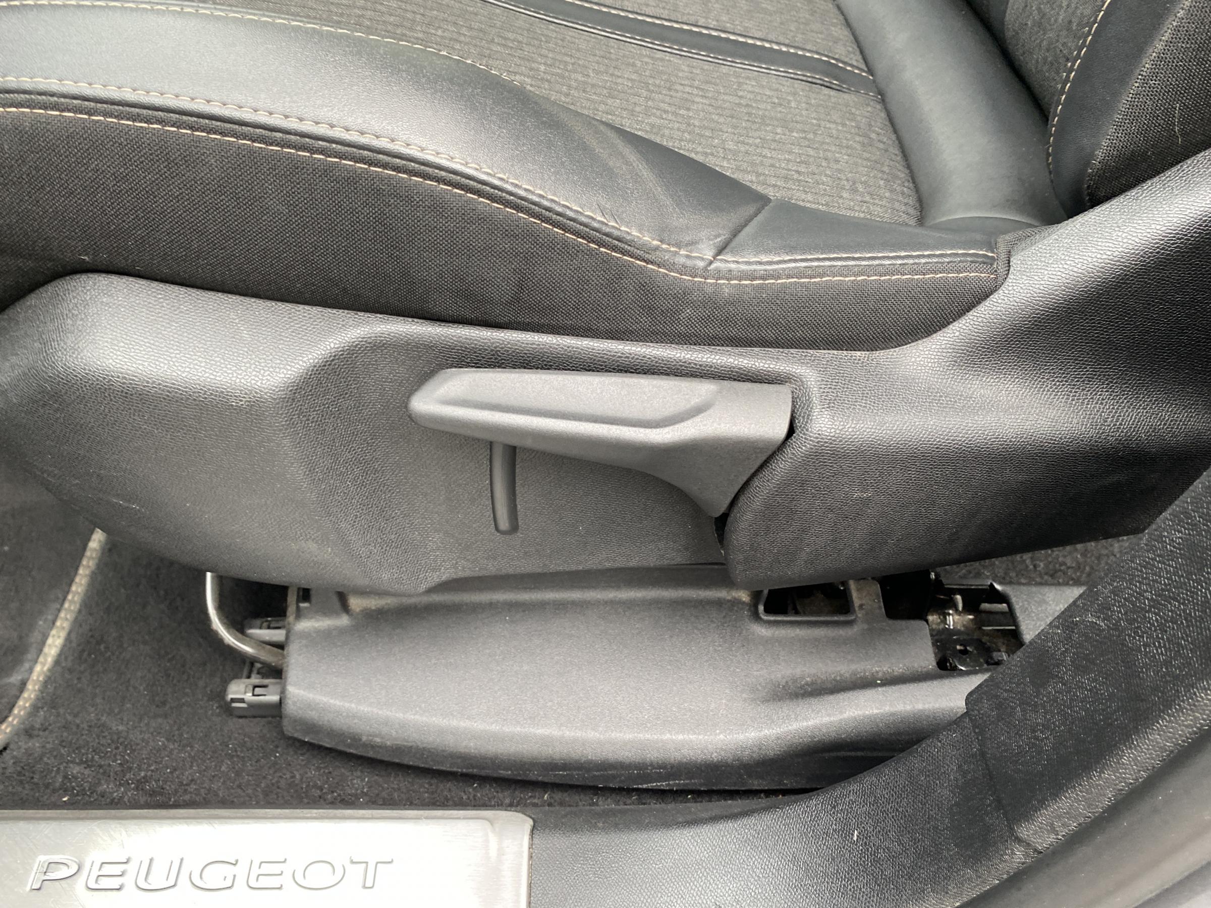 Peugeot 5008, 2019 - pohled č. 14