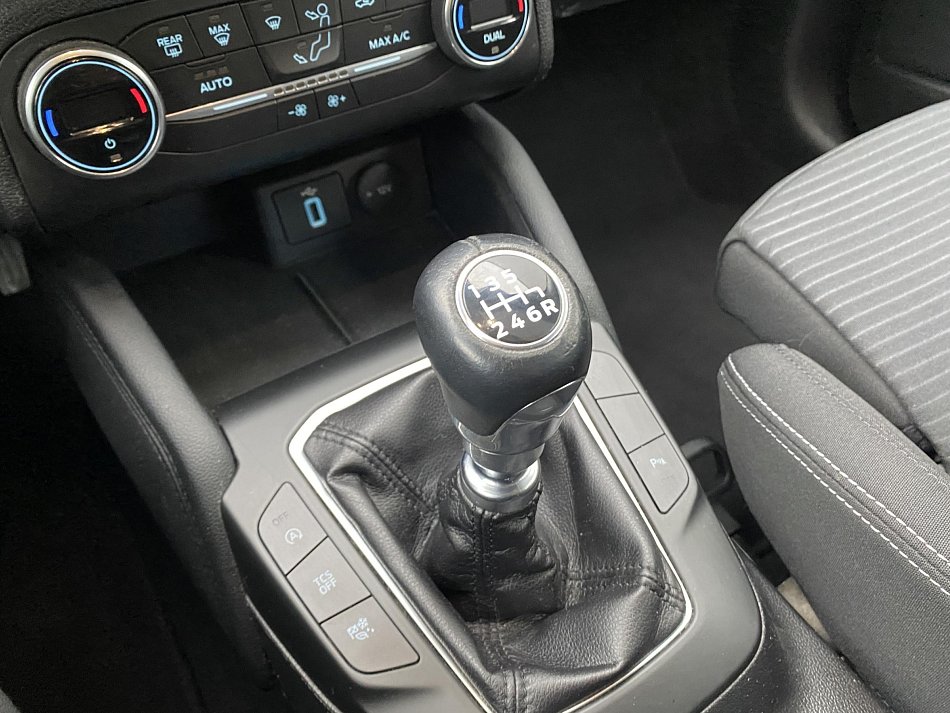 Ford Focus 1.0EB Titanium