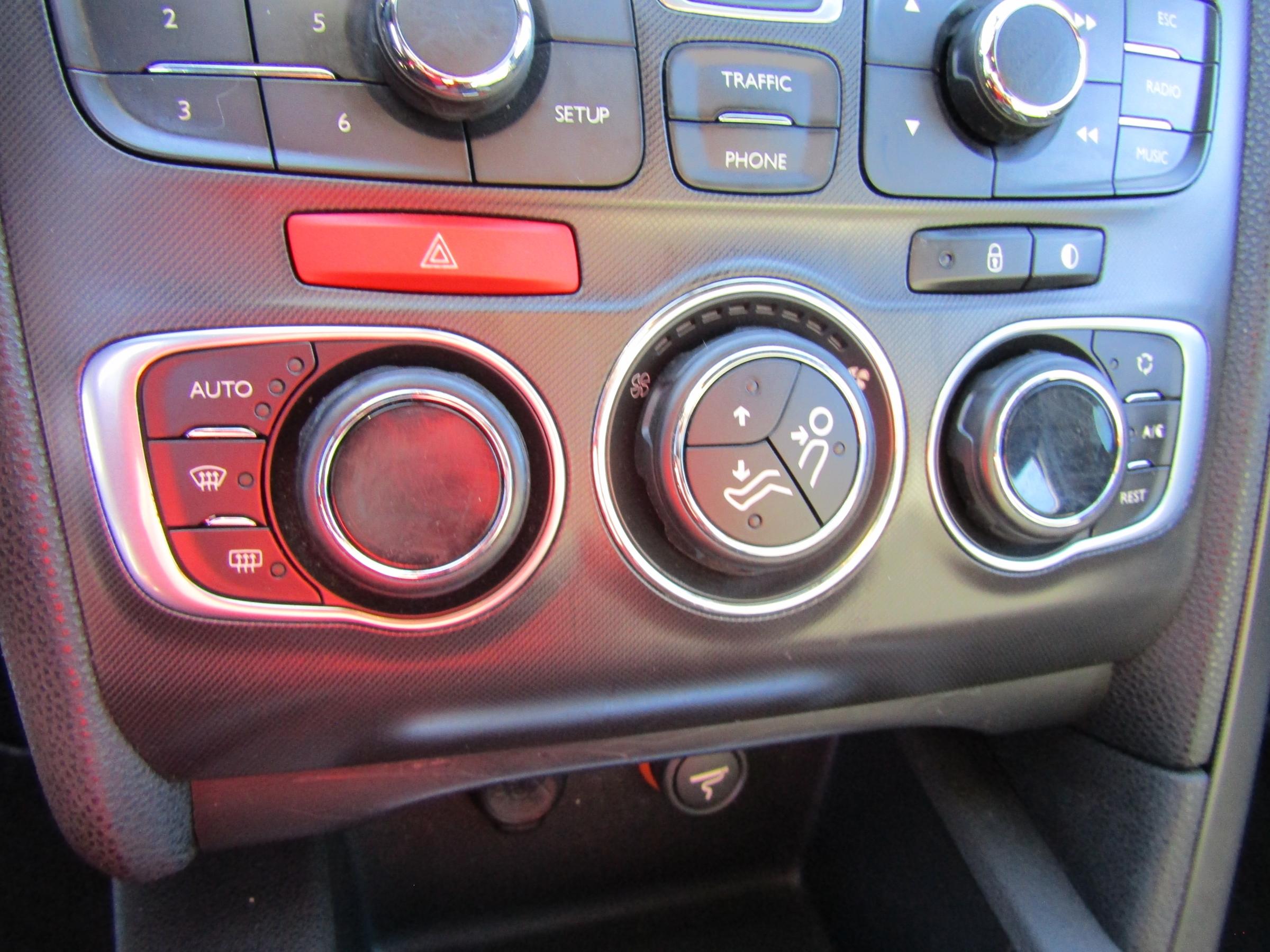 Citroën DS4, 2012 - pohled č. 13