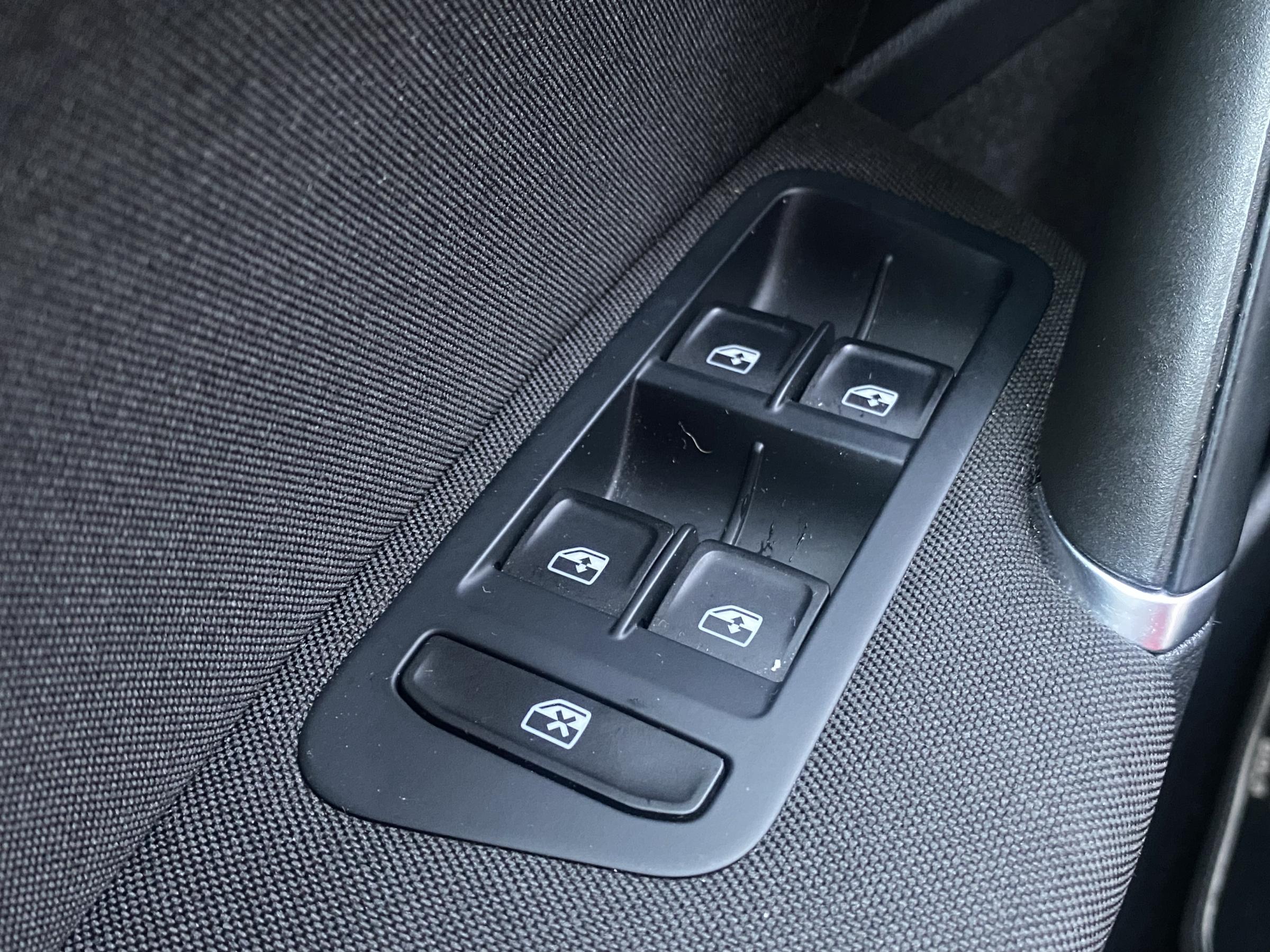 Volkswagen Golf, 2019 - pohled č. 12