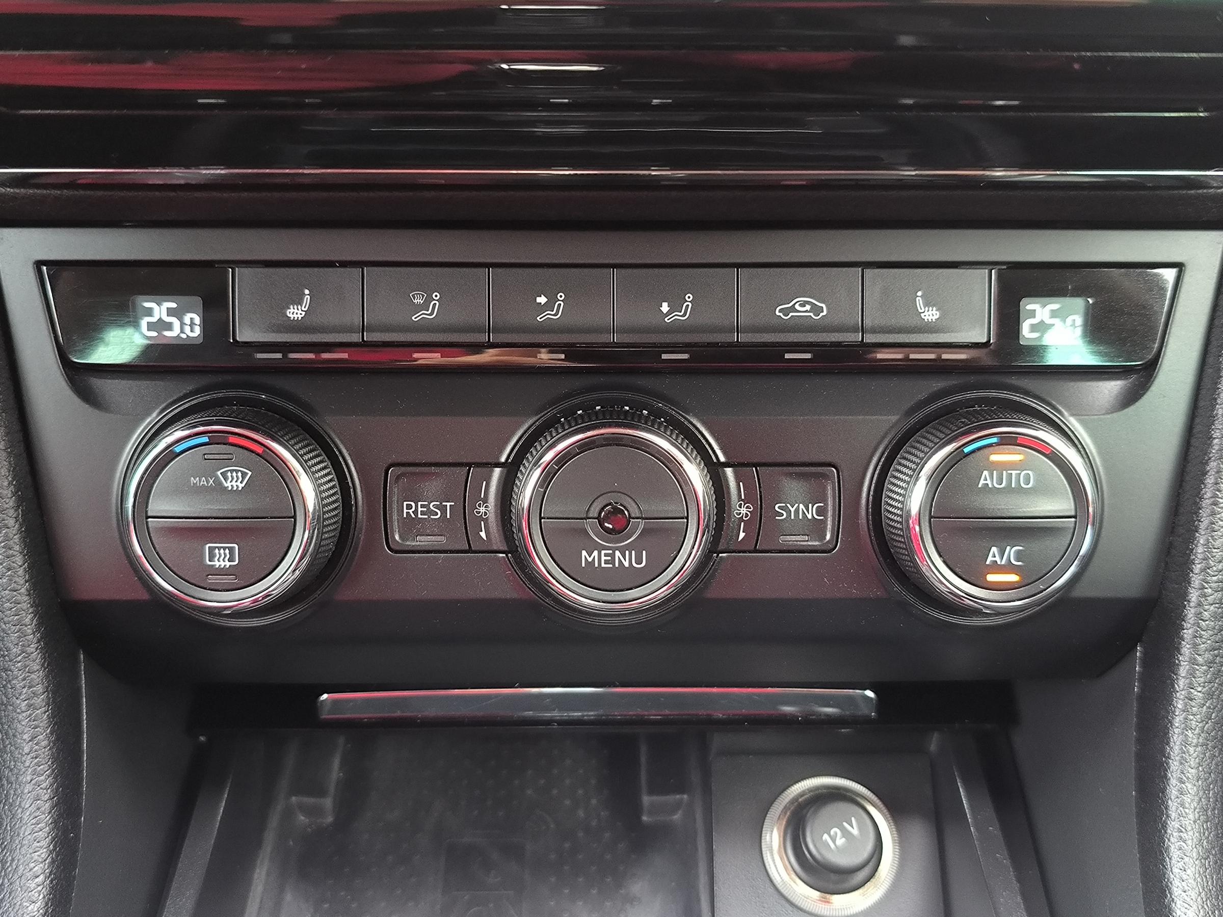 Škoda Superb III, 2016 - pohled č. 17