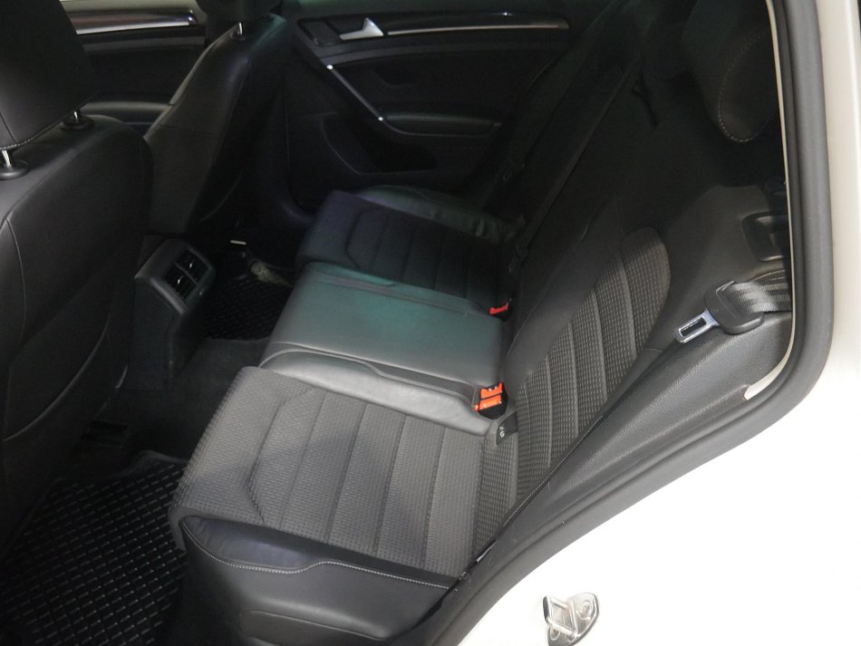 Volkswagen Golf 2.0 TDi 