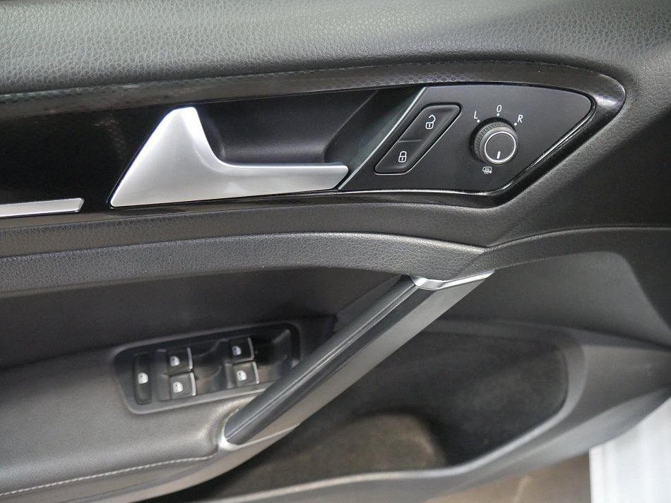 Volkswagen Golf 2.0 TDi 