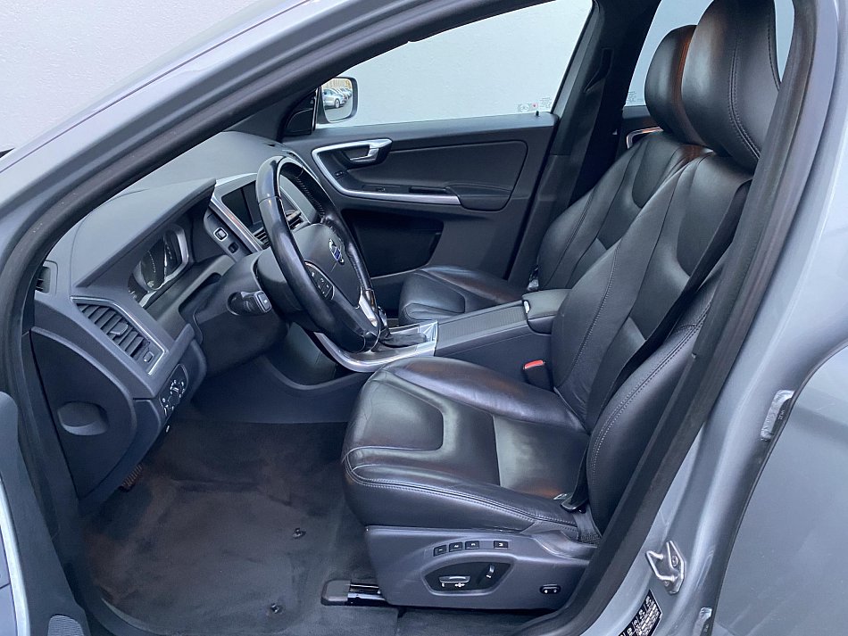 Volvo XC60 2.4D Summum 4x4