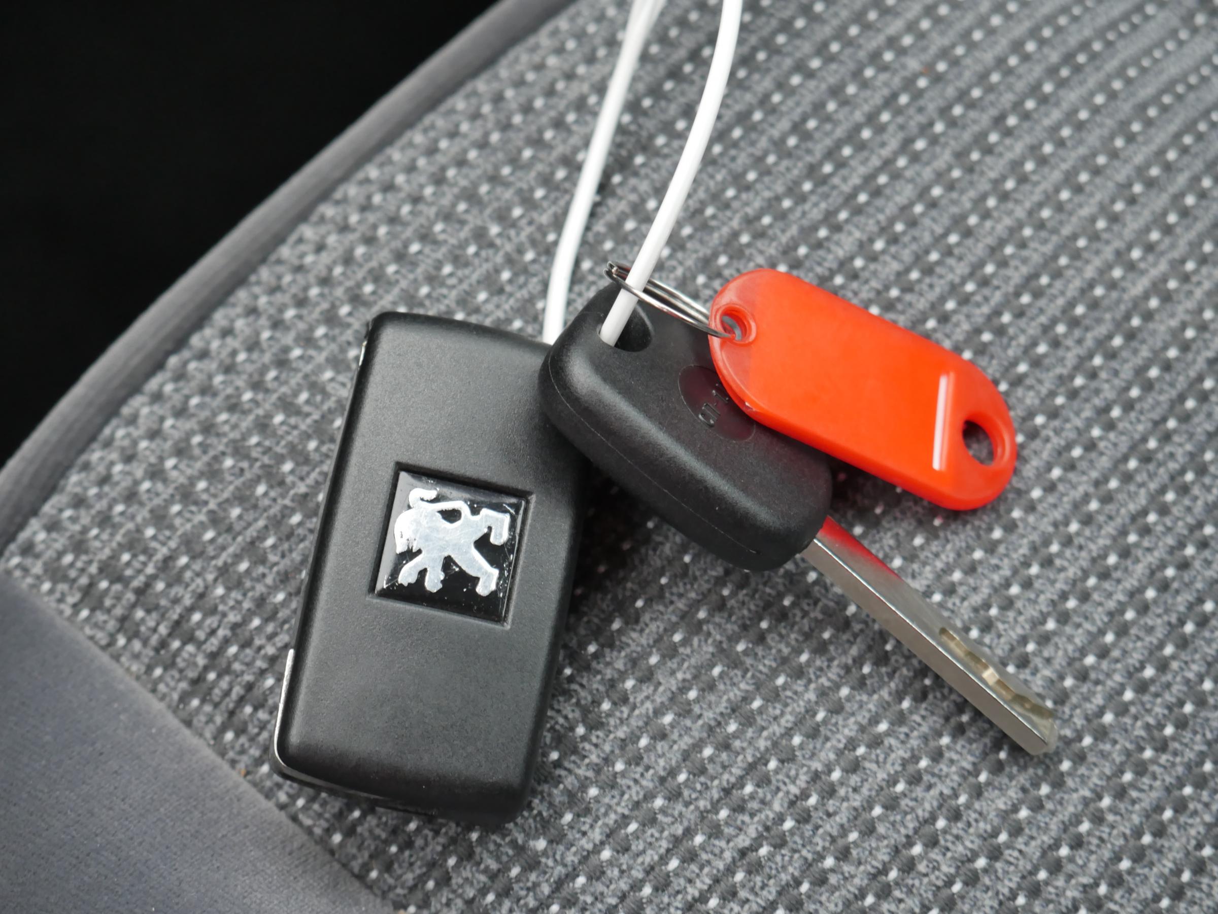 Peugeot 407, 2006 - pohled č. 15