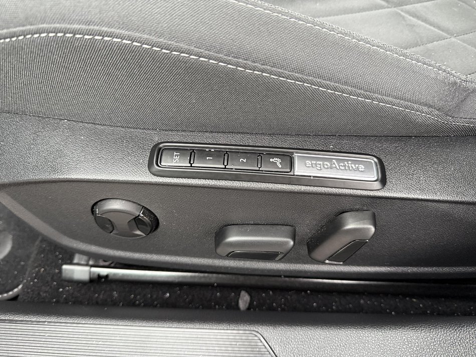 Volkswagen Golf 1.5TSi Style