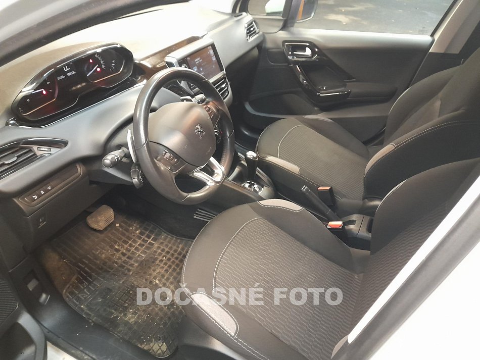 Peugeot 208 1.2 