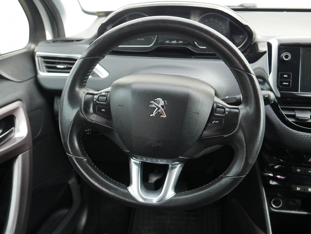 Peugeot 2008 1.2i 