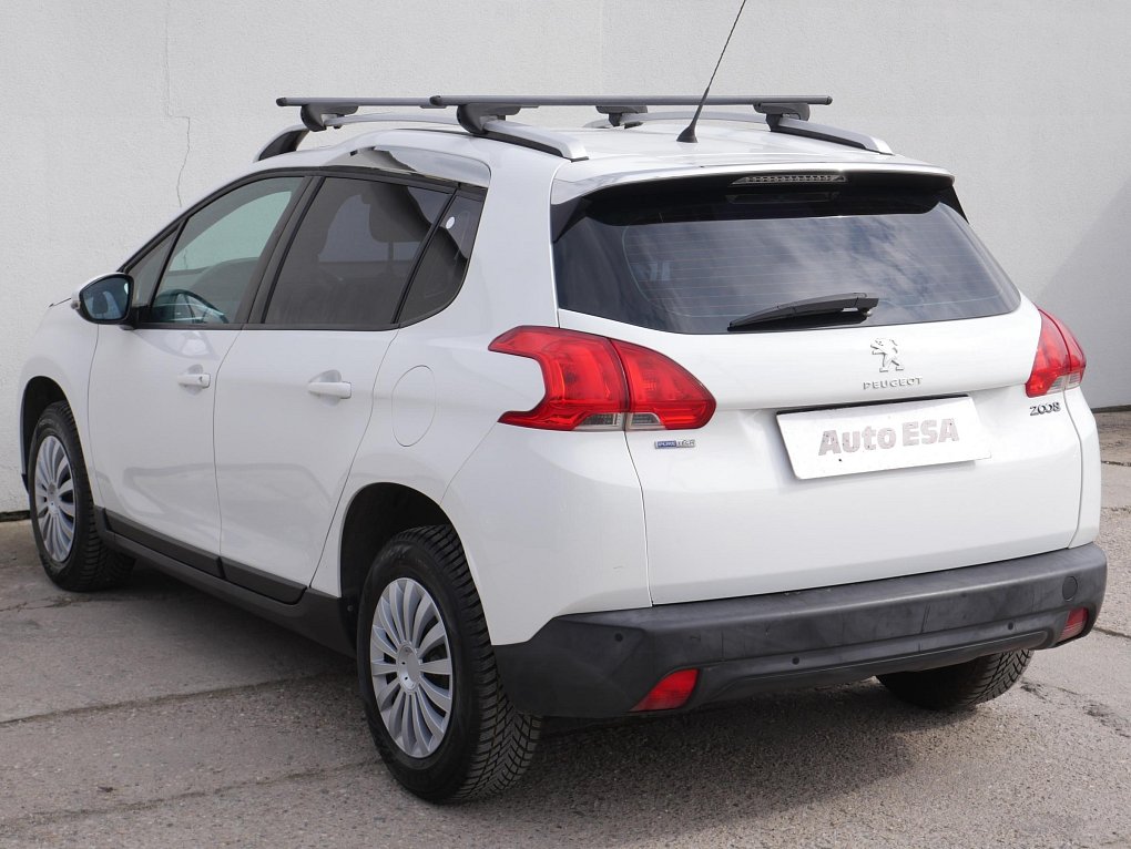 Peugeot 2008 1.2i 