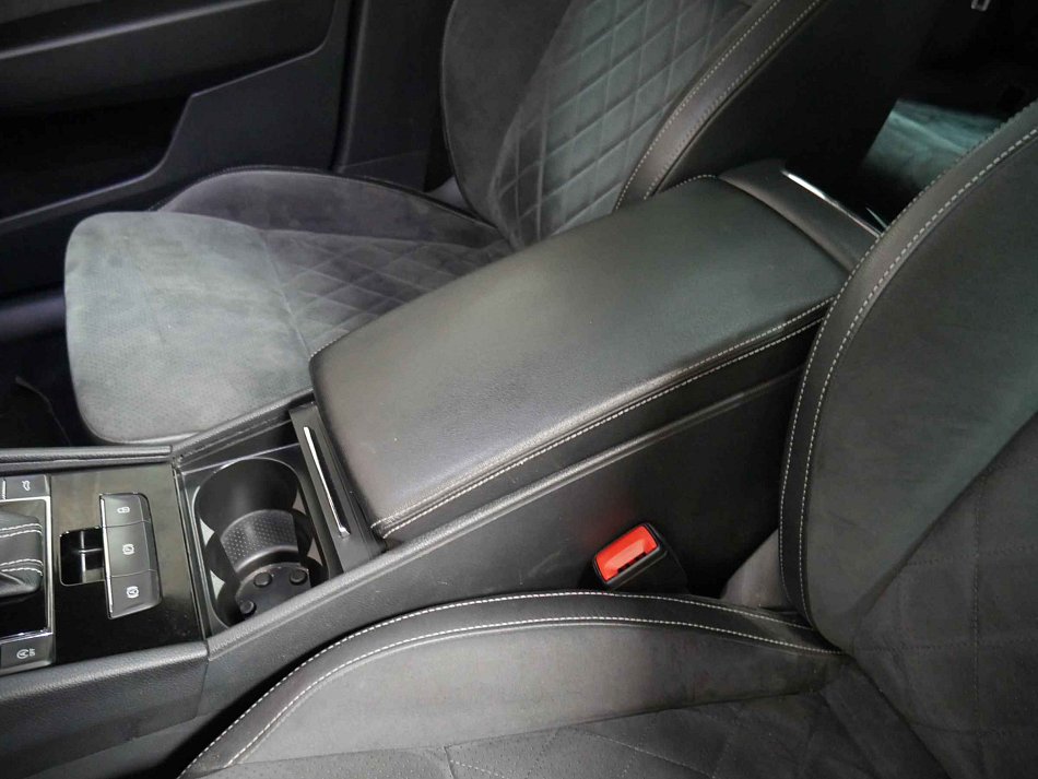 Škoda Superb III 2.0TDi Ambition 4x4