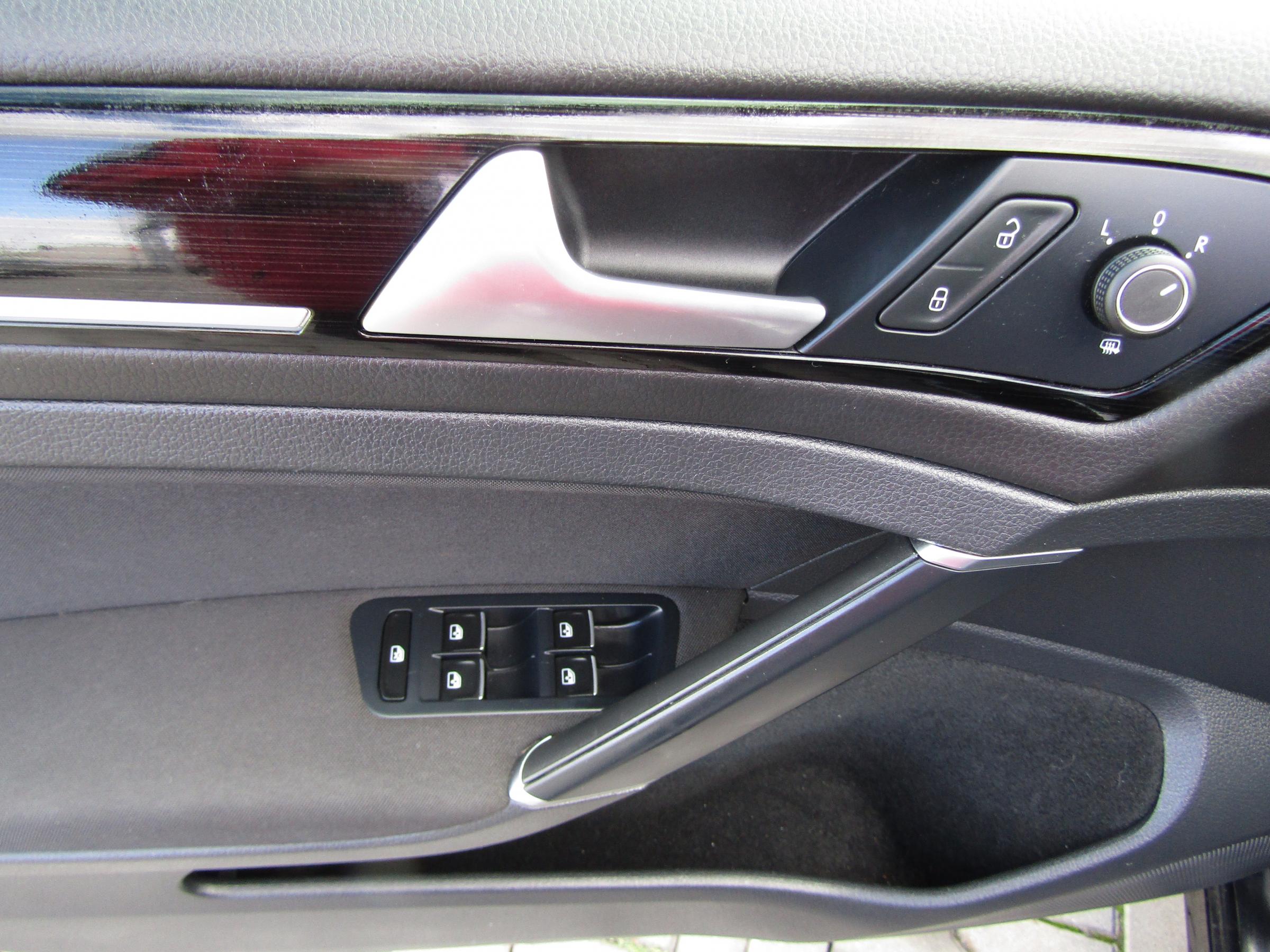 Volkswagen Golf, 2017 - pohled č. 12