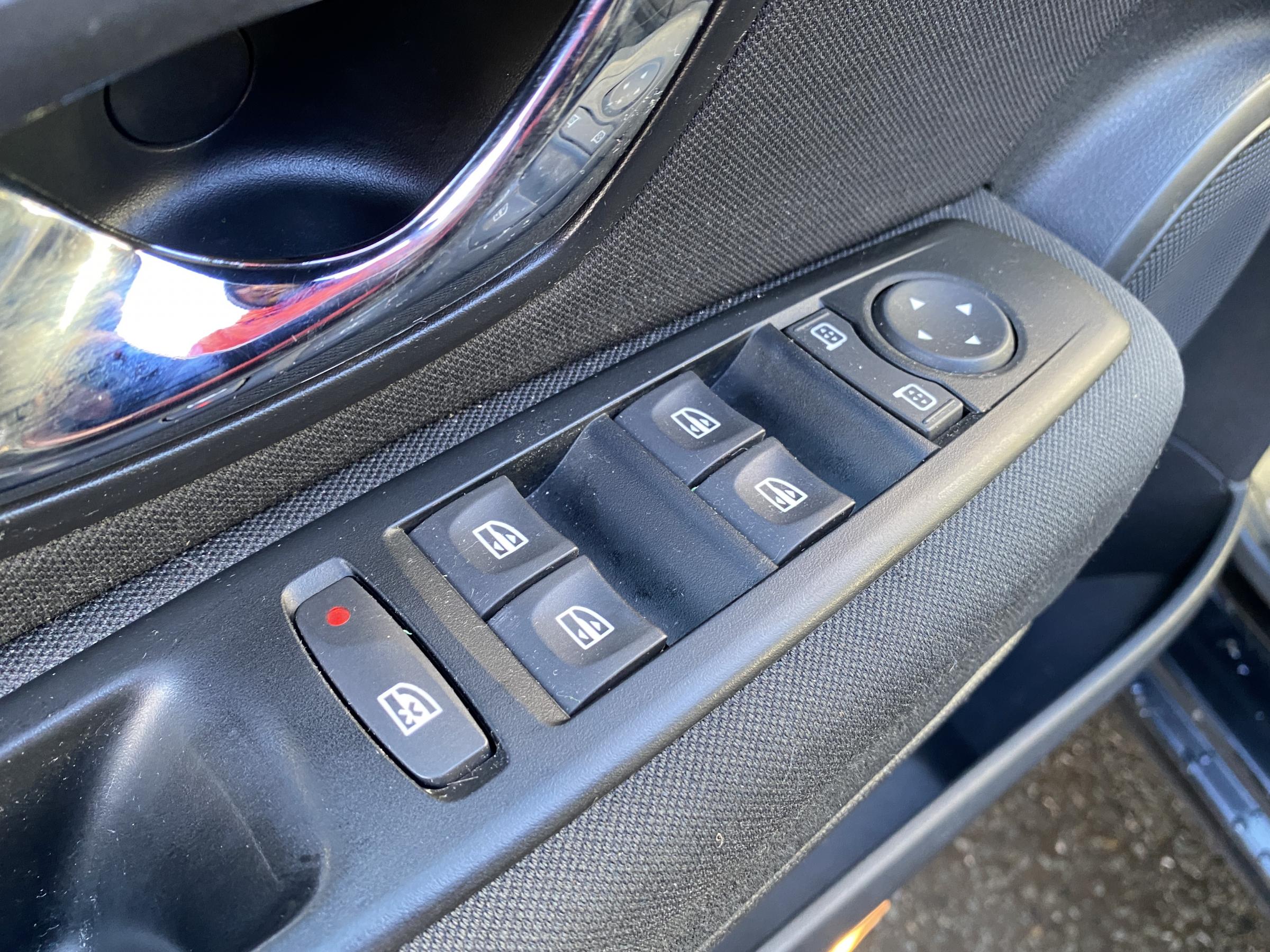 Renault Mégane, 2012 - pohled č. 13