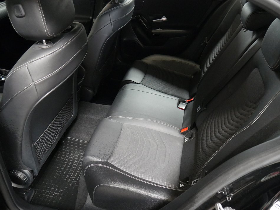 Mercedes-Benz Třída A 1.3i 