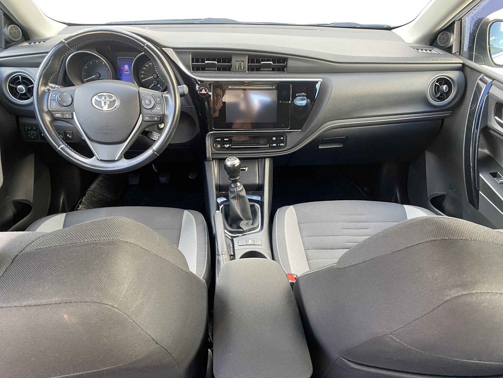 Toyota Auris 1.6VVT-i 