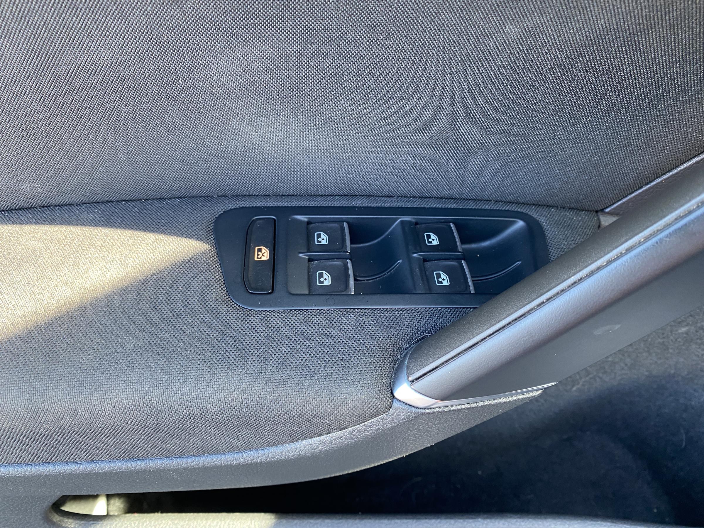 Volkswagen Golf, 2020 - pohled č. 19