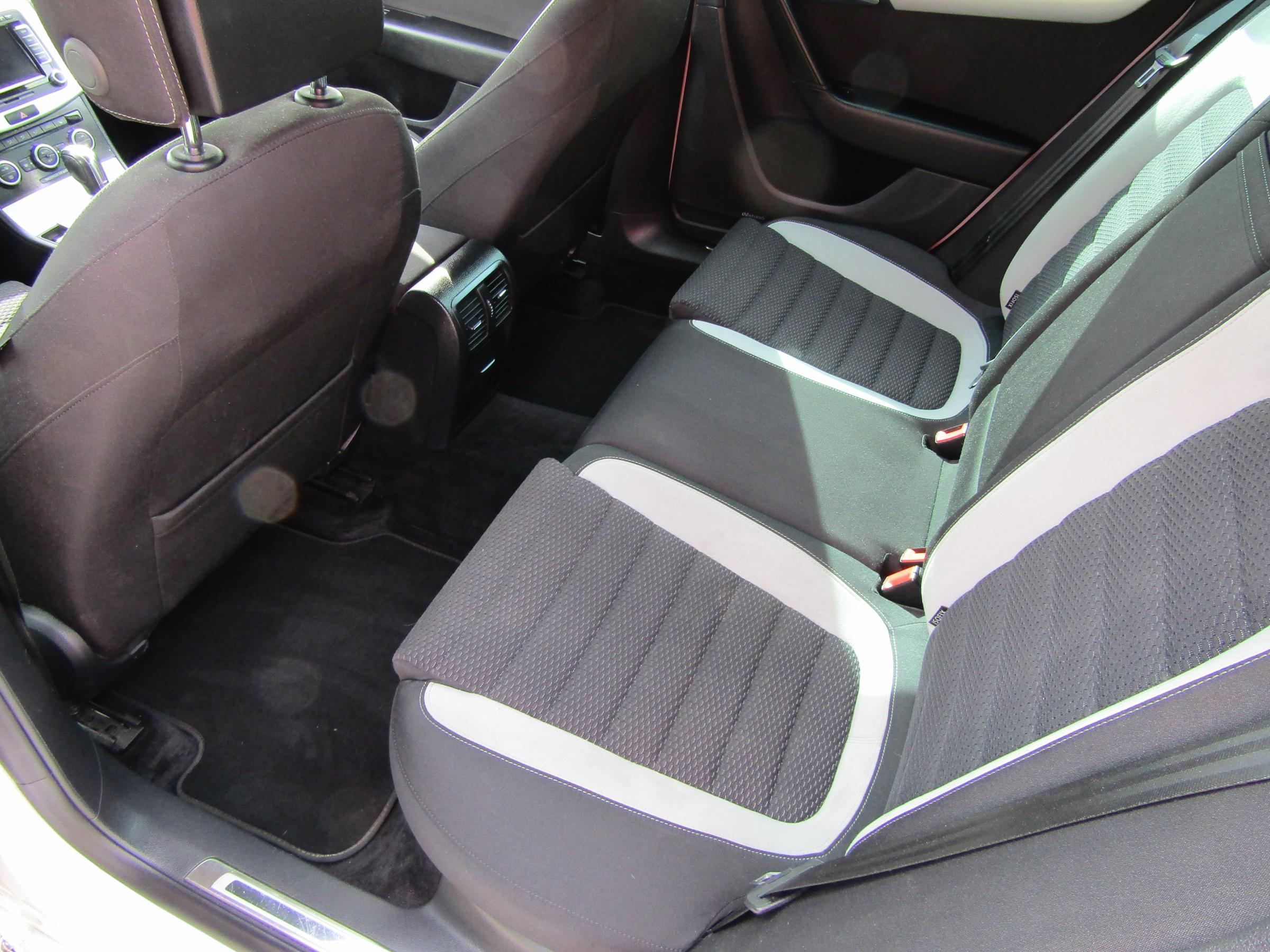 Volkswagen Passat, 2013 - pohled č. 10