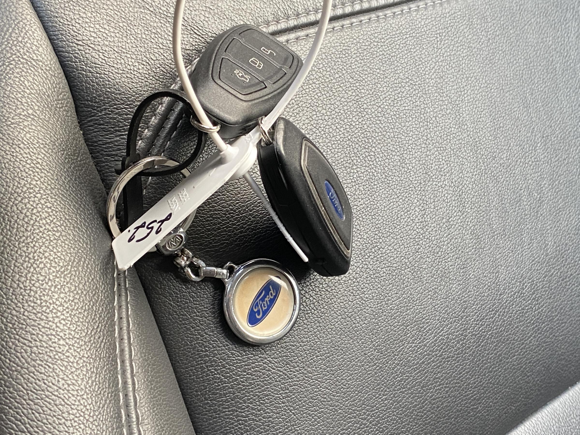 Ford Kuga, 2017 - pohled č. 20