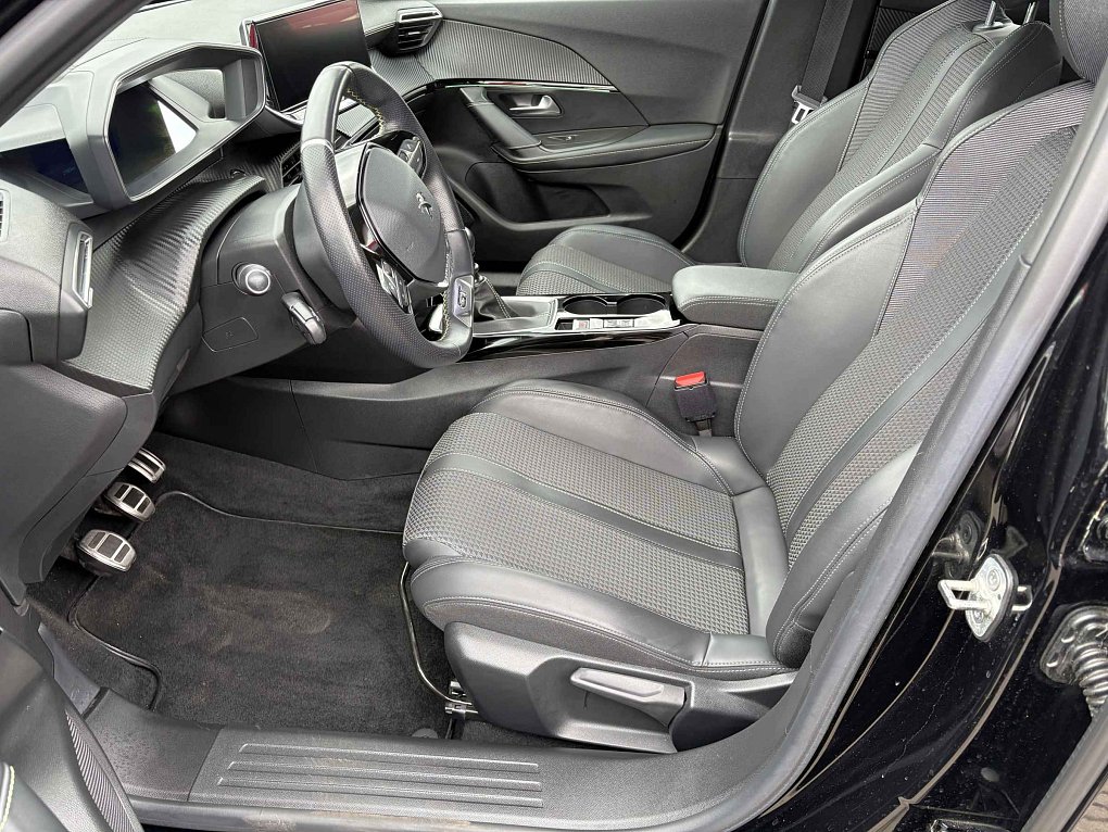 Peugeot 2008 1.2PT 