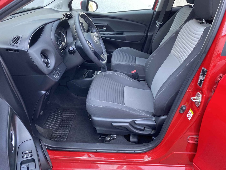 Toyota Yaris 1.5 VVT-i Active