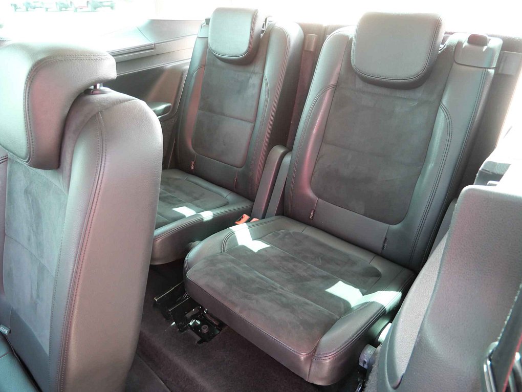 Volkswagen Sharan 2.0TDi 