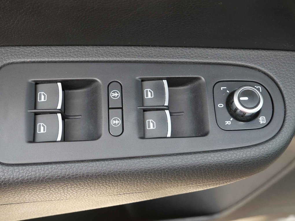 Volkswagen Sharan 2.0TDi 