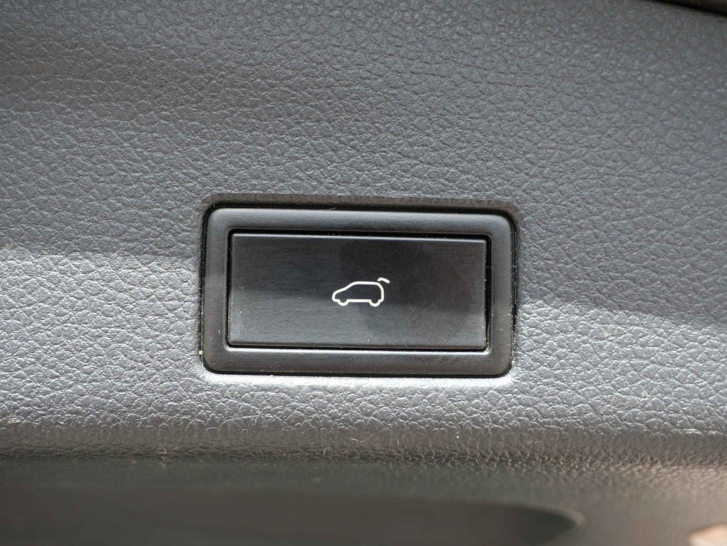 Volkswagen Sharan 2.0TDi 