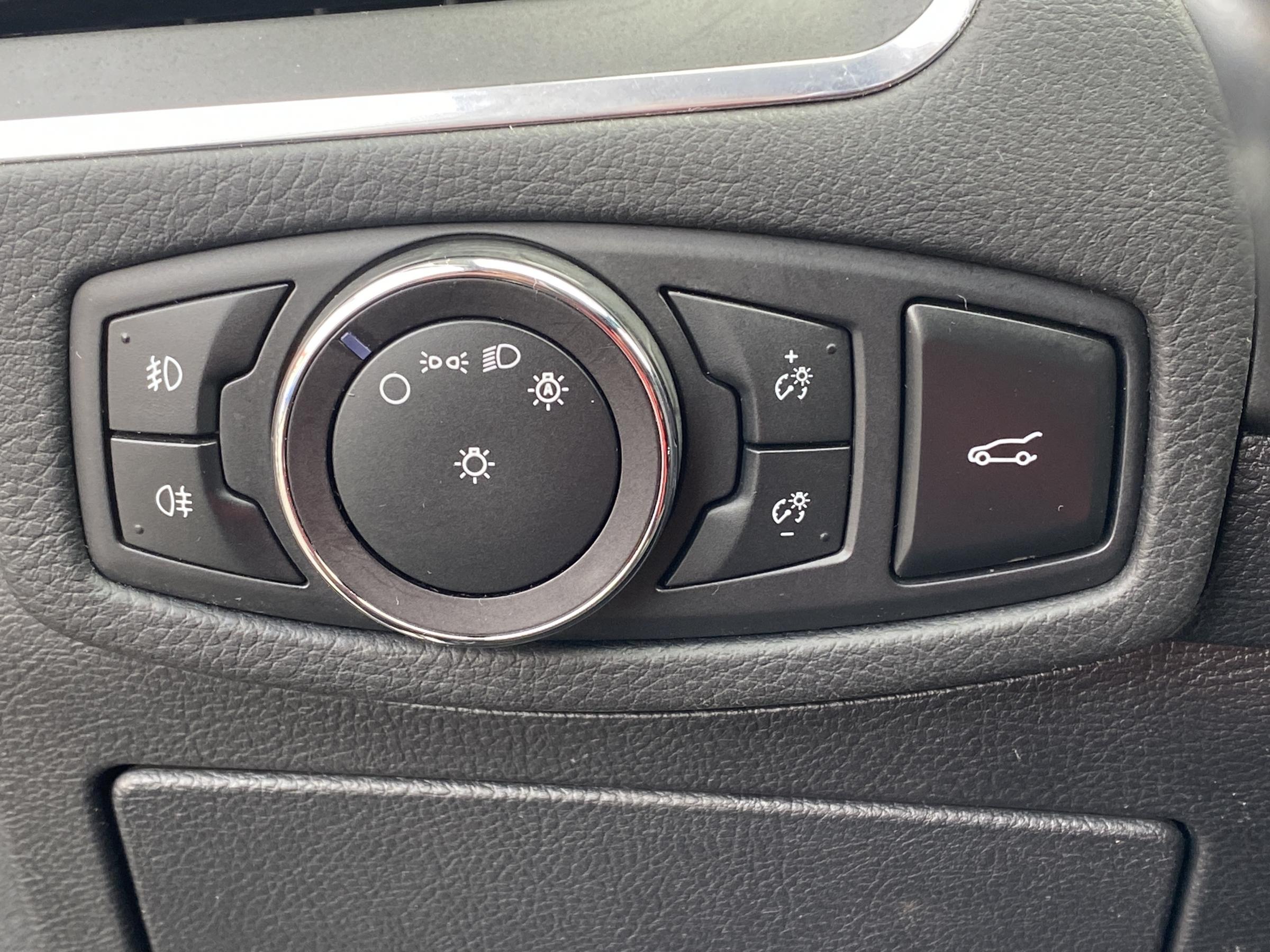 Ford S-MAX, 2019 - pohled č. 23