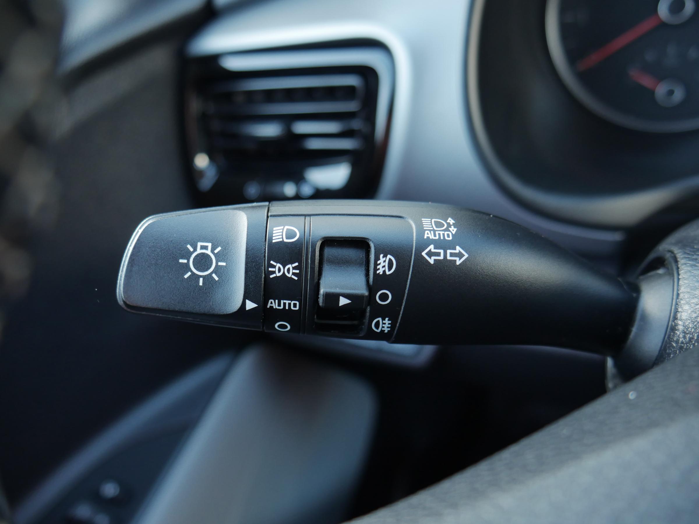 Kia Stonic, 2021 - pohled č. 14